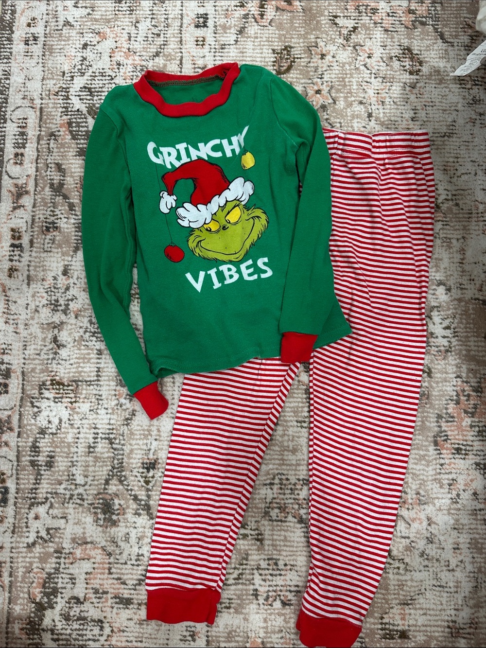 Kids Green 'Grinchy Vibes' Holiday Pajama Set - Red & White Striped Pants